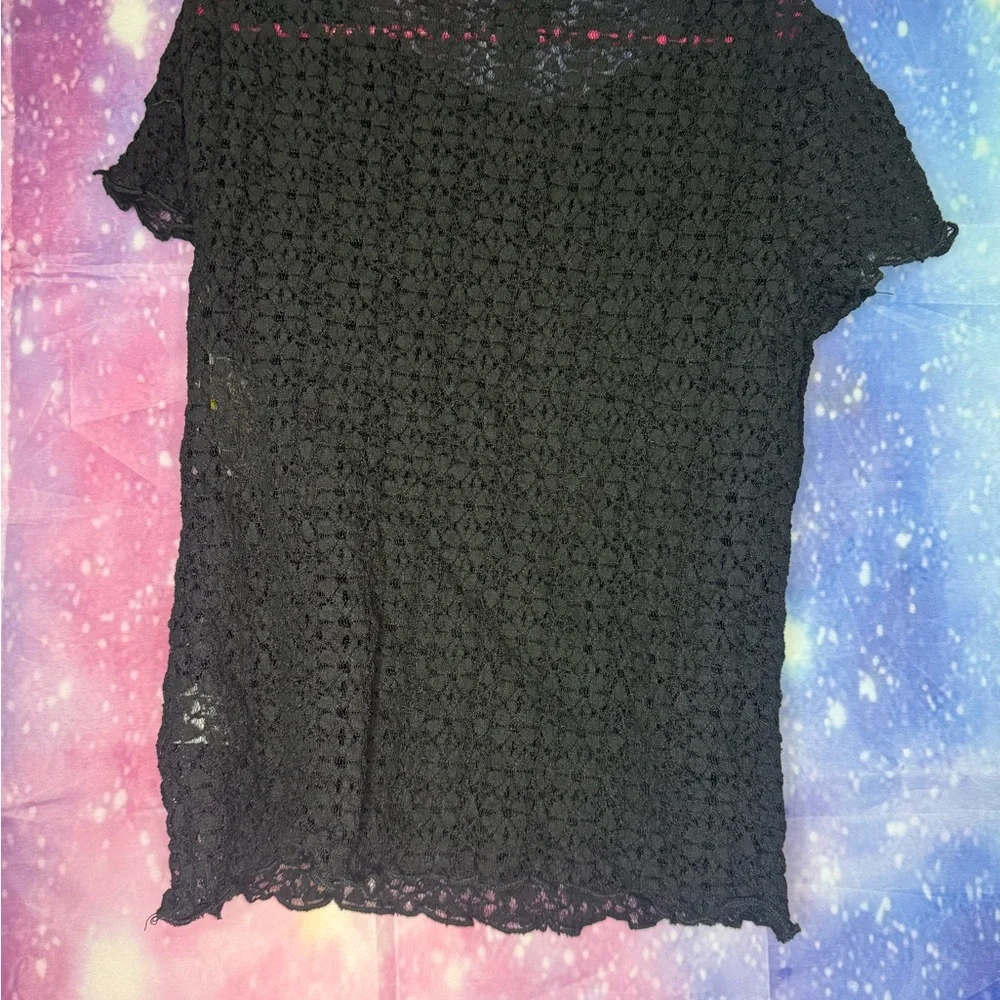 New girls art class eyelet style shirt 🛍